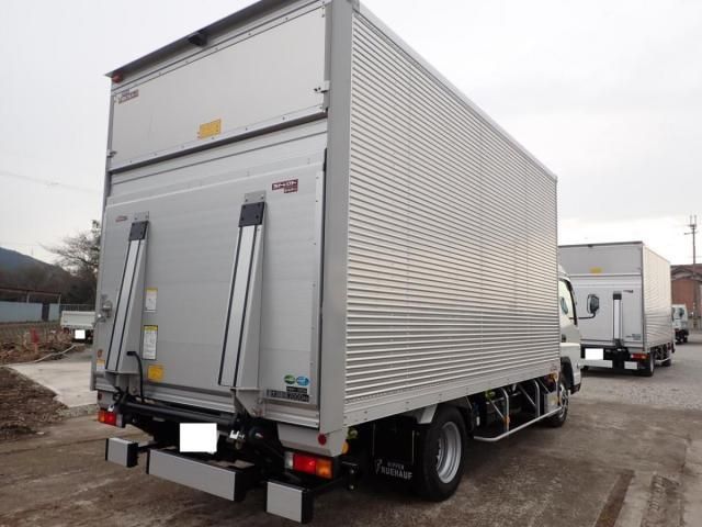 Mitsubishi CANTER 2026-04 8331836-1