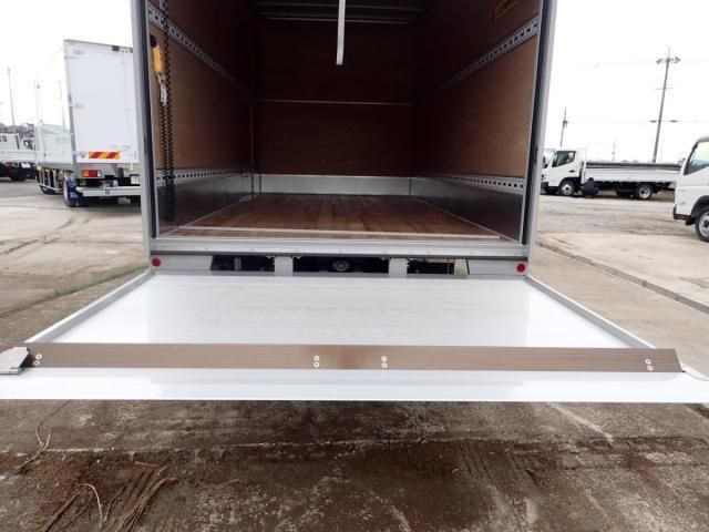 Mitsubishi CANTER 2026-04 8331836-19