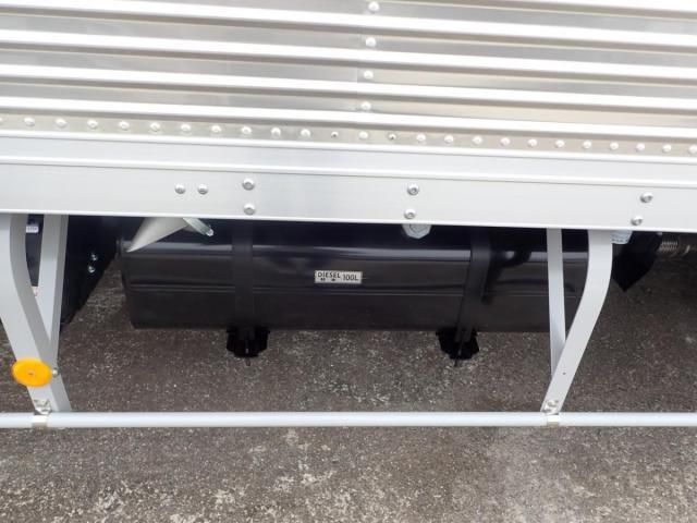 Mitsubishi CANTER 2026-04 8331836-3
