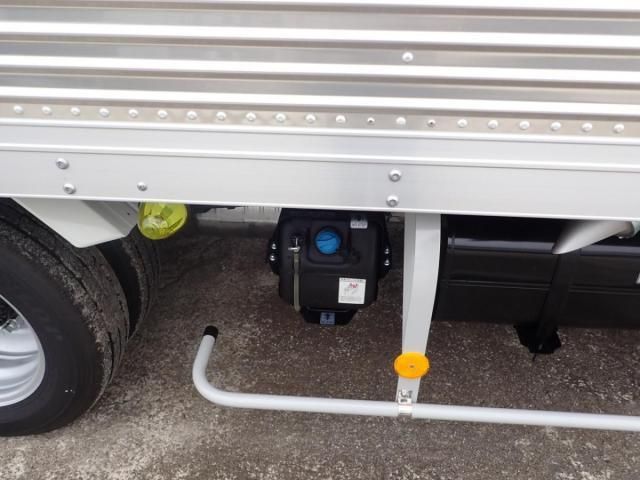 Mitsubishi CANTER 2026-04 8331836-4