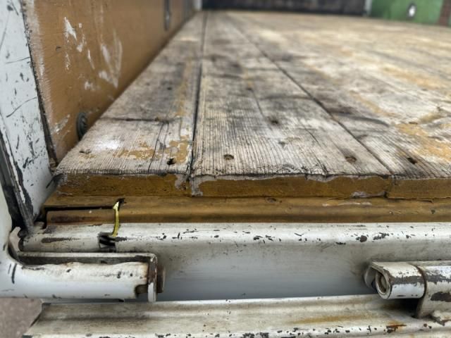 Mitsubishi CANTER 2010-11 8331848-9