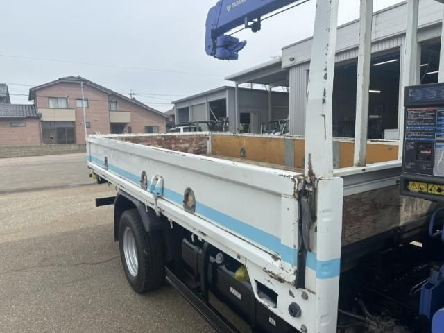 Mitsubishi CANTER 2010-11 8331848-13