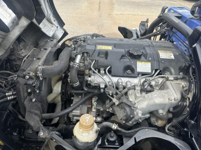 Mitsubishi CANTER 2010-11 8331848-20
