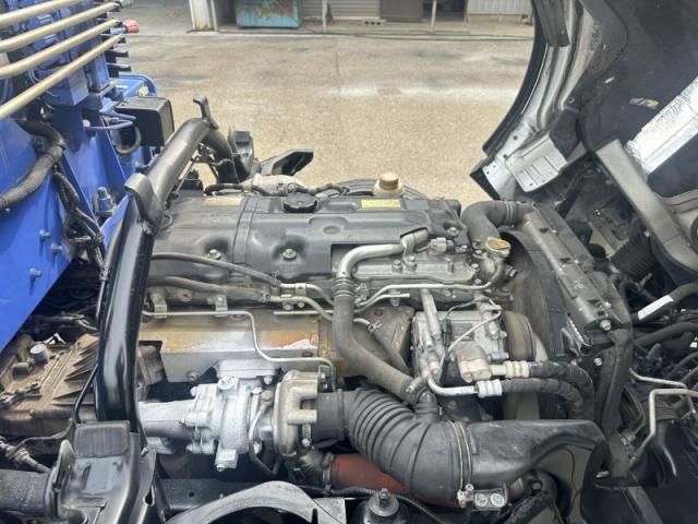 Mitsubishi CANTER 2010-11 8331848-21