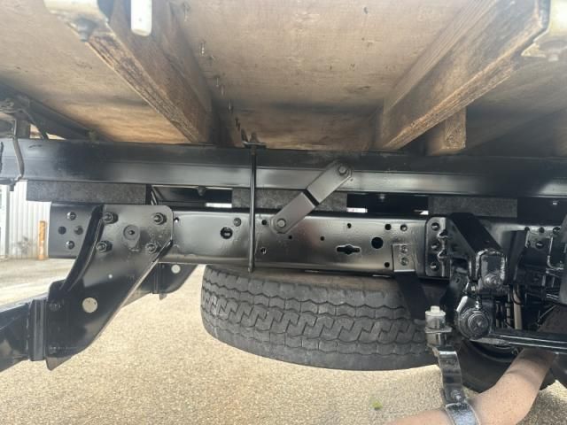 Mitsubishi CANTER 2010-11 8331848-28