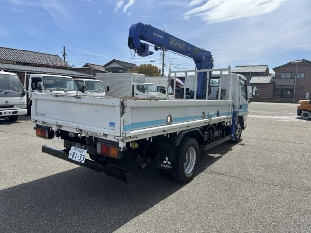 Mitsubishi CANTER 2010-11 8331848-4