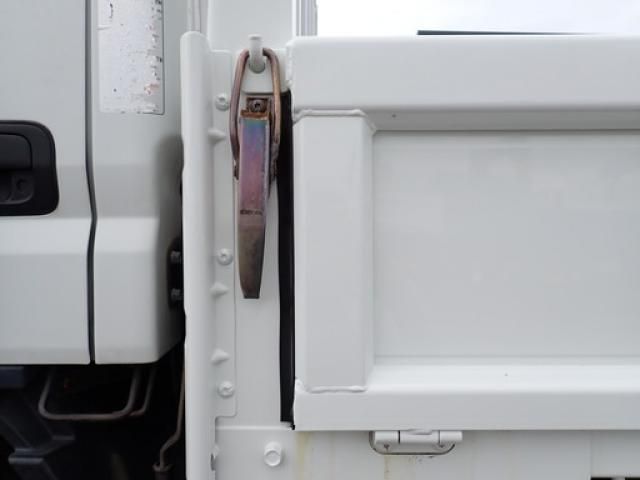 Mitsubishi CANTER 2019-05 8331845-12