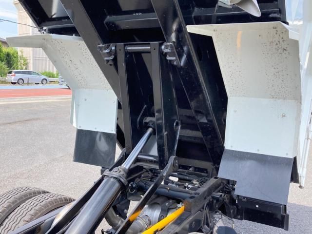Mitsubishi CANTER 2023-06 8331838-16