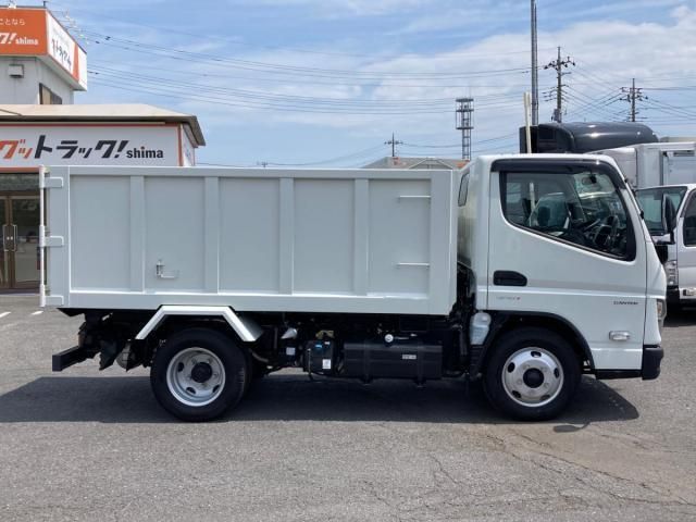 Mitsubishi CANTER 2023-06 8331838-7