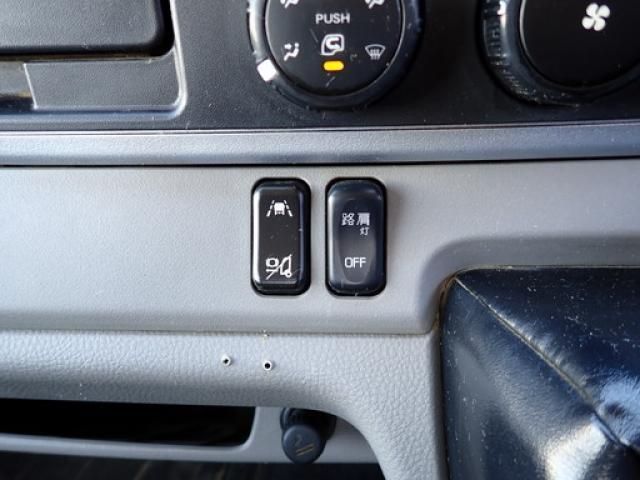 Mitsubishi CANTER 2020-07 8331843-28