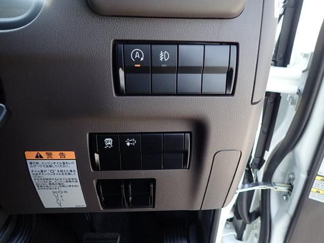 Mitsubishi CANTER 2026-04 8331837-21