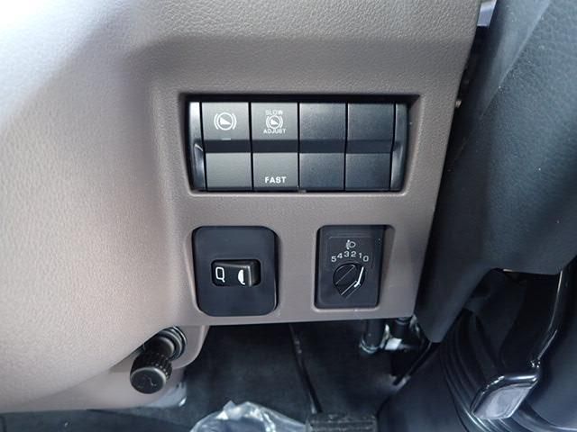Mitsubishi CANTER 2026-04 8331837-22