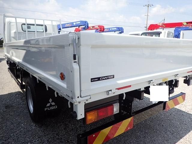 Mitsubishi CANTER 2026-04 8331837-2