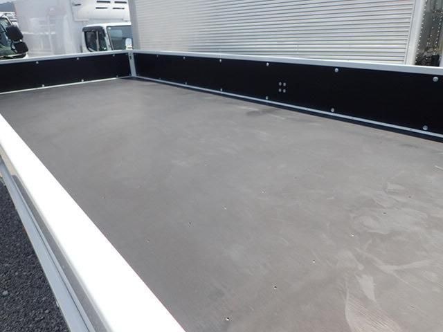 Mitsubishi CANTER 2026-04 8331837-4