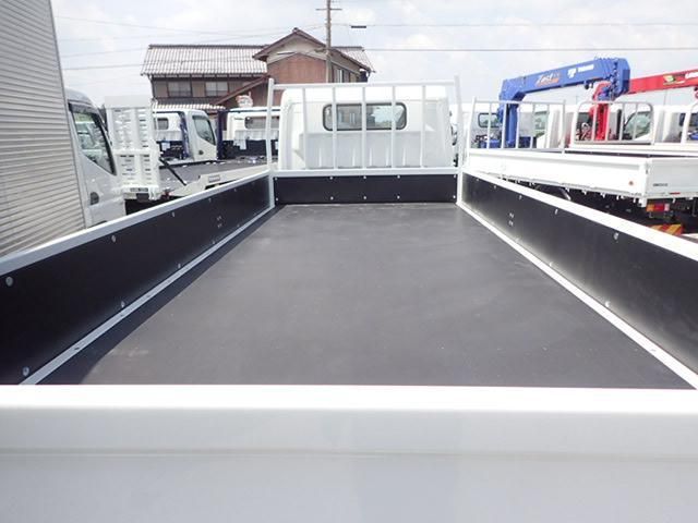 Mitsubishi CANTER 2026-04 8331837-5