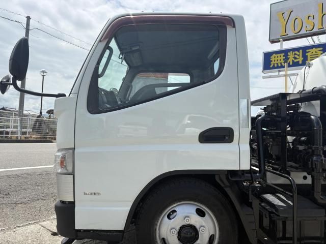 Mitsubishi CANTER 2011-10 8331849-17