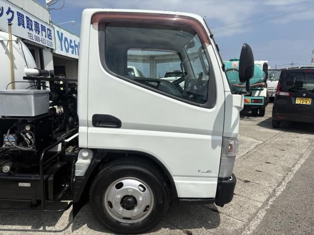 Mitsubishi CANTER 2011-10 8331849-19