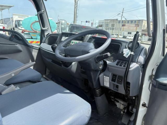Mitsubishi CANTER 2011-10 8331849-6