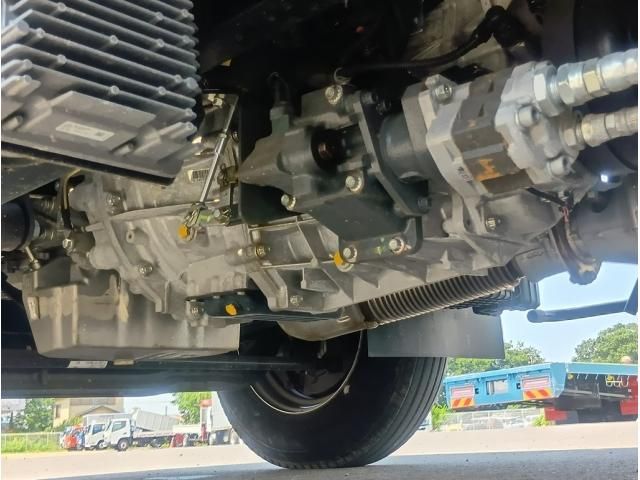 Mitsubishi CANTER 2023-08 8331835-16