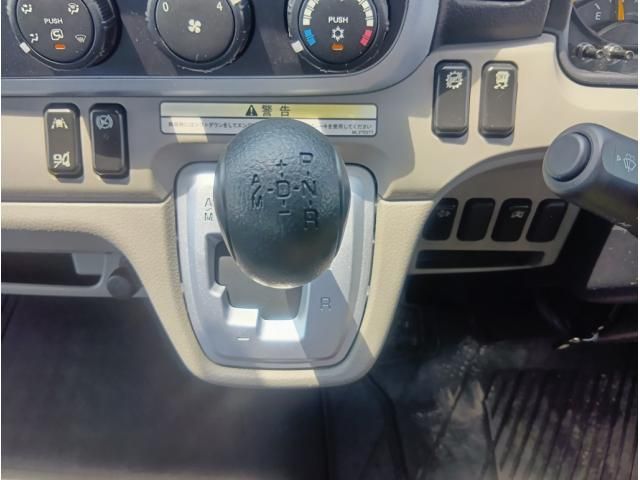 Mitsubishi CANTER 2023-08 8331835-27