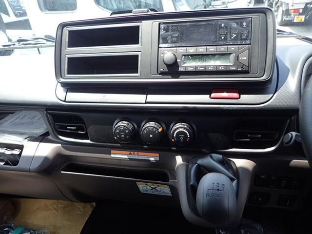Mitsubishi CANTER 2026-04 8331833-13