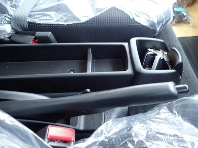 Mitsubishi CANTER 2026-04 8331833-15