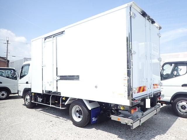Mitsubishi CANTER 2026-04 8331833-1