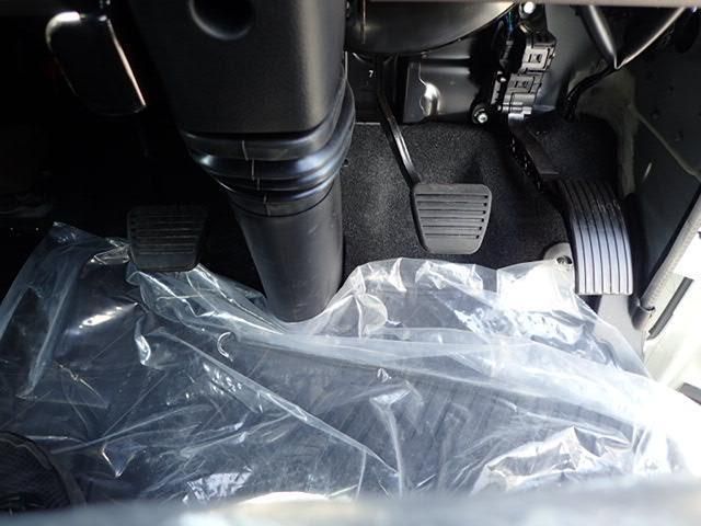 Mitsubishi CANTER 2026-04 8331833-21