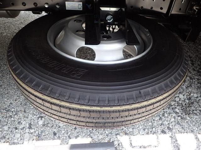 Mitsubishi CANTER 2026-04 8331833-7