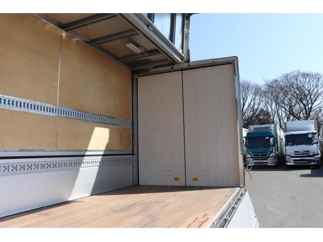 Mitsubishi CANTER 2020-03 8331842-10