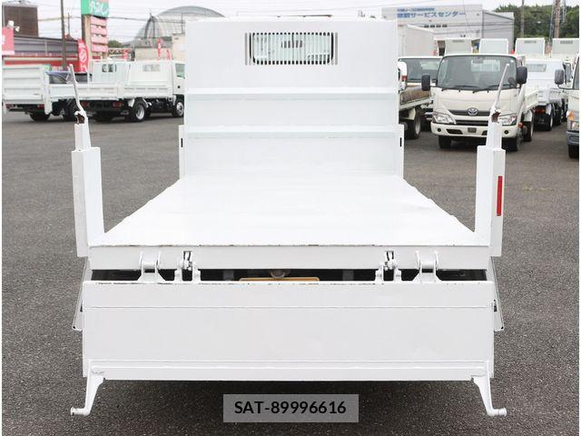 Mitsubishi CANTER 2016-06 8335174-19