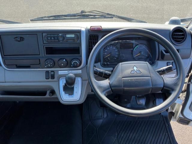 Mitsubishi CANTER 2017-10 8331847-17