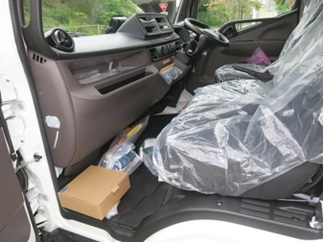 Mitsubishi CANTER 2026-03 8331832-22