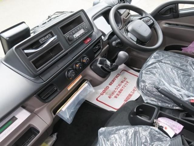 Mitsubishi CANTER 2026-03 8331832-23