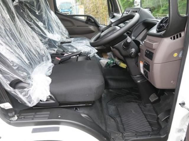 Mitsubishi CANTER 2026-03 8331832-24