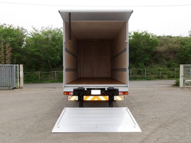 Mitsubishi CANTER 2026-03 8331832-5