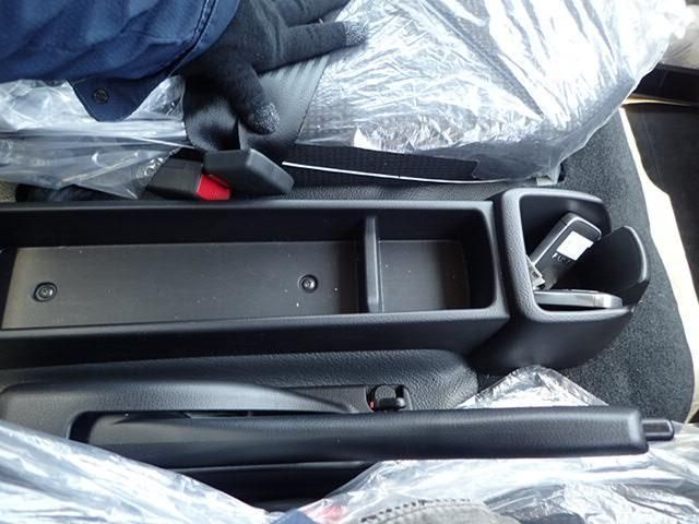 Mitsubishi CANTER 2026-04 8331834-18