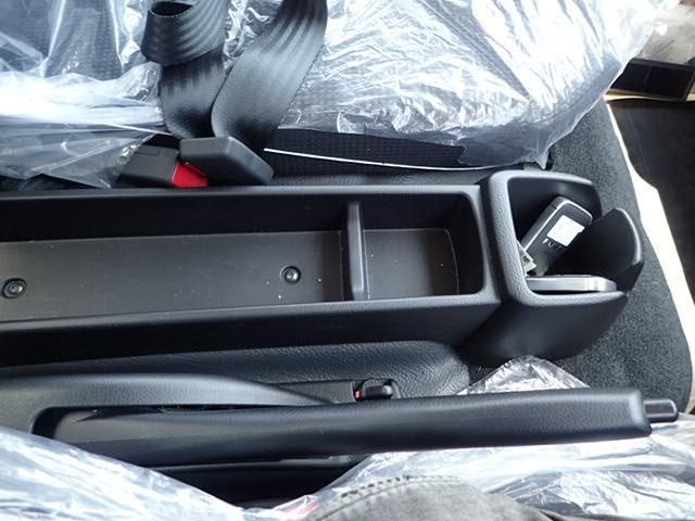 Mitsubishi CANTER 2026-04 8331834-19