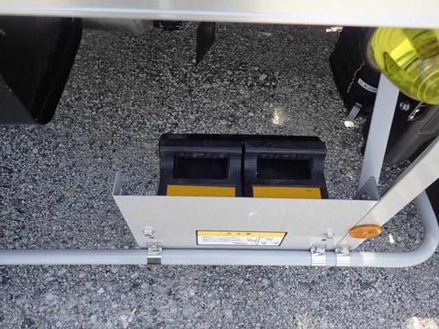 Mitsubishi CANTER 2026-04 8331834-2