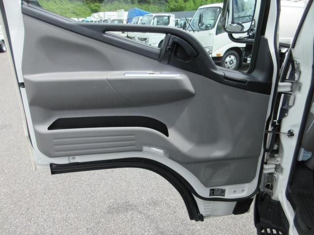 Mitsubishi CANTER 2019-08 8331846-18