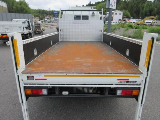 Mitsubishi CANTER 2019-08 8331846-27