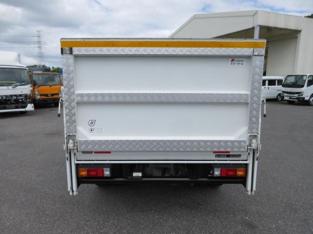 Mitsubishi CANTER 2019-08 8331846-4