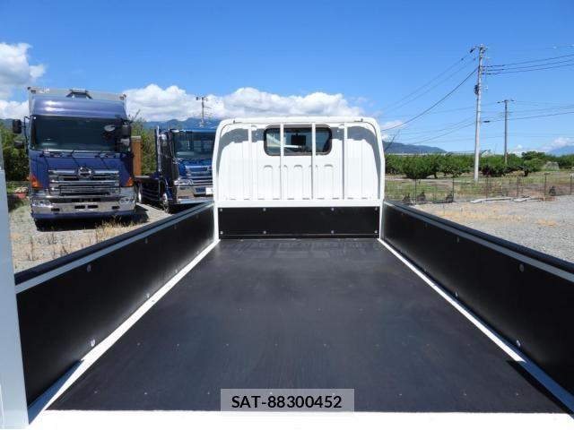 Mitsubishi CANTER 2026-03 8354067-9