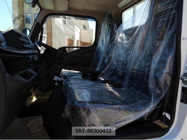 Mitsubishi CANTER 2026-03 8354067-29