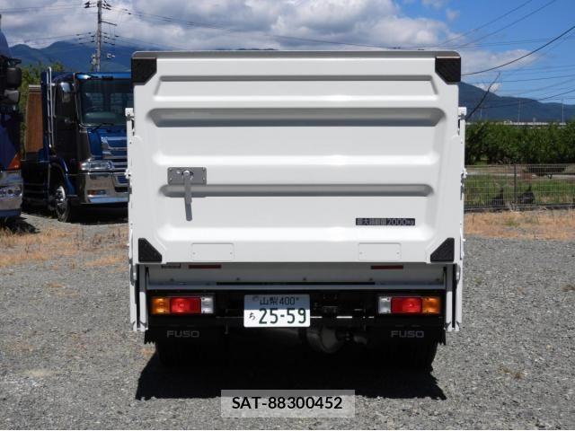Mitsubishi CANTER 2026-03 8354067-4