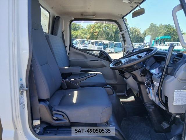 Mitsubishi CANTER 2017-08 8354079-21