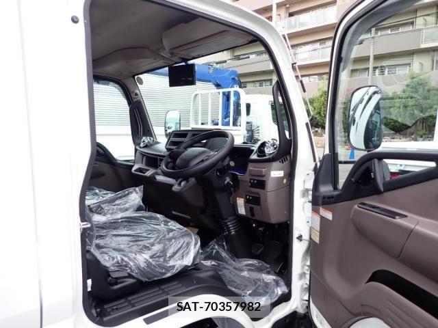 Mitsubishi CANTER 2025-09 8354076-9
