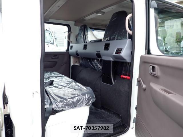 Mitsubishi CANTER 2025-09 8354076-21