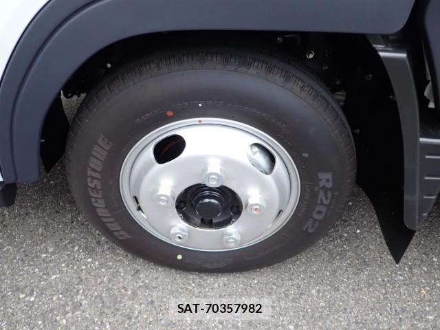 Mitsubishi CANTER 2025-09 8354076-25