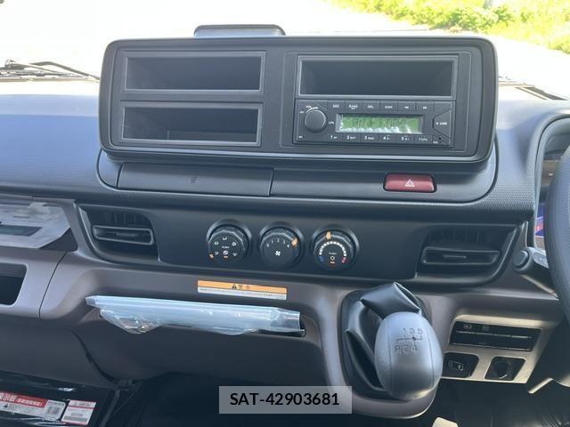 Mitsubishi CANTER 2026-04 8365030-18